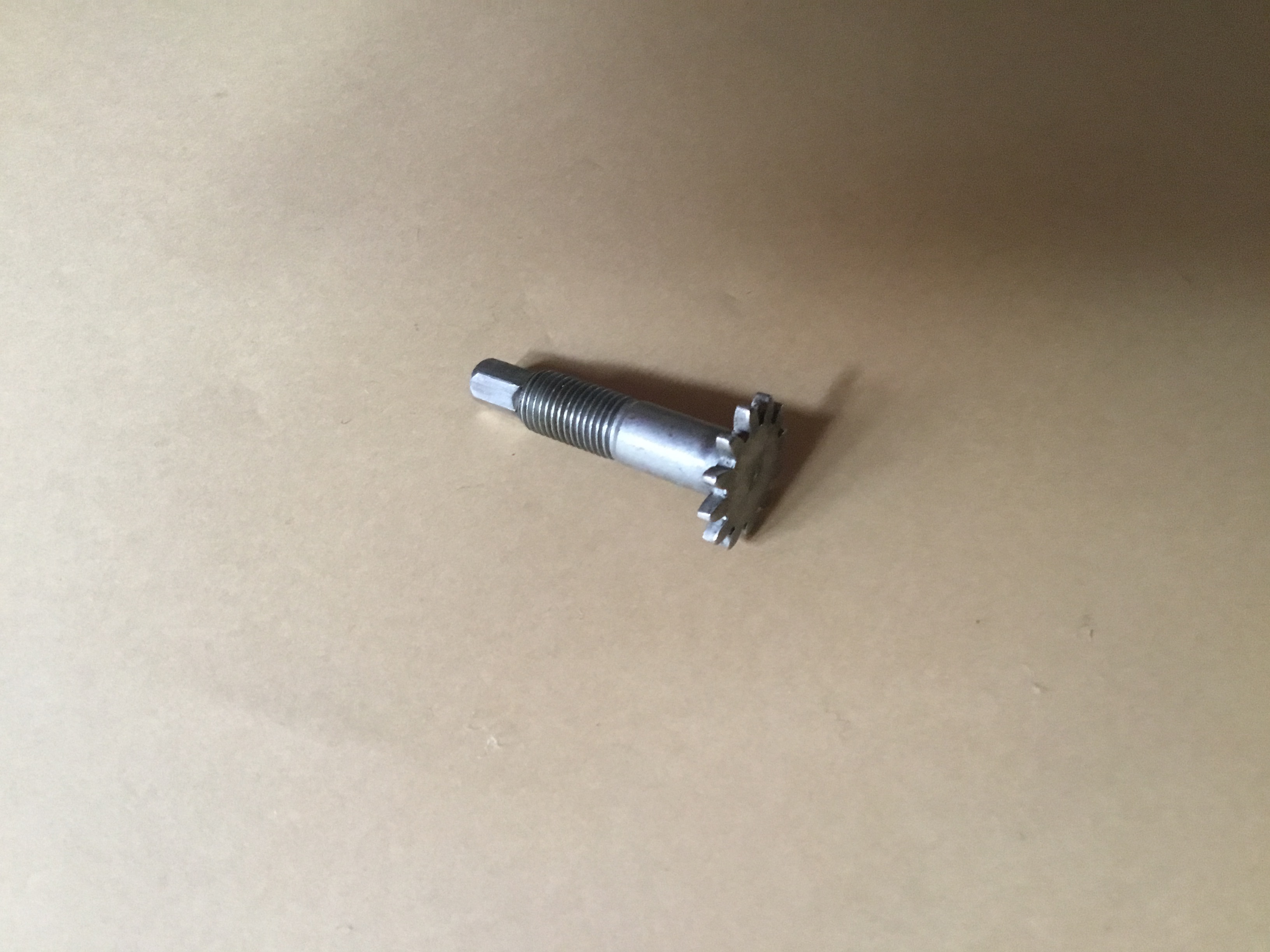 Шпилька шестерня натягувача Mercruiser 8M0113182 8183812