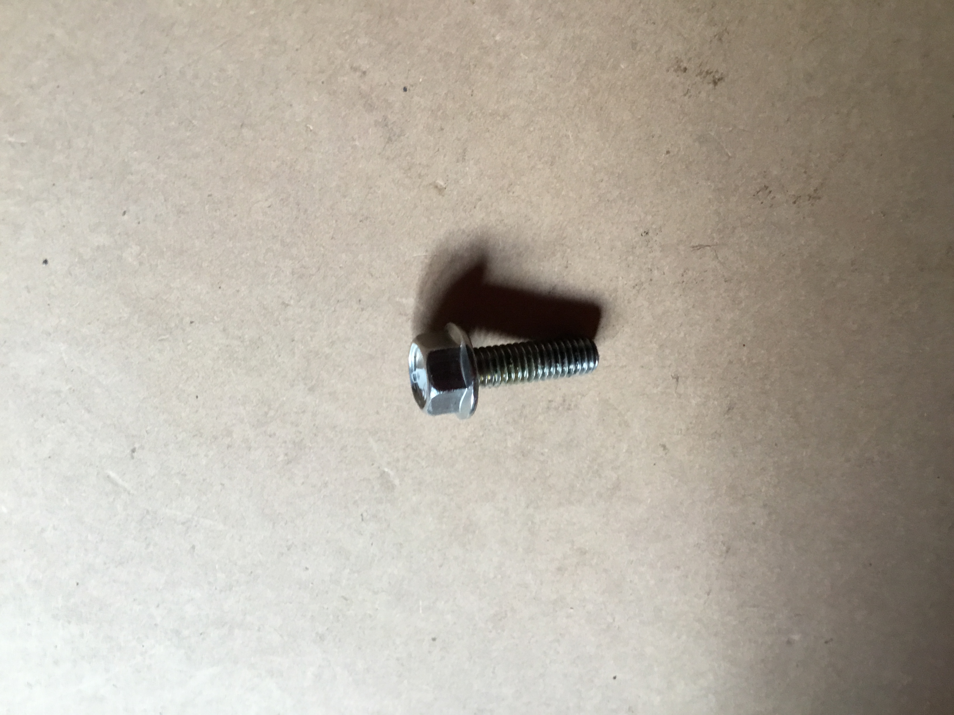 Болт Volvo Penta  990857