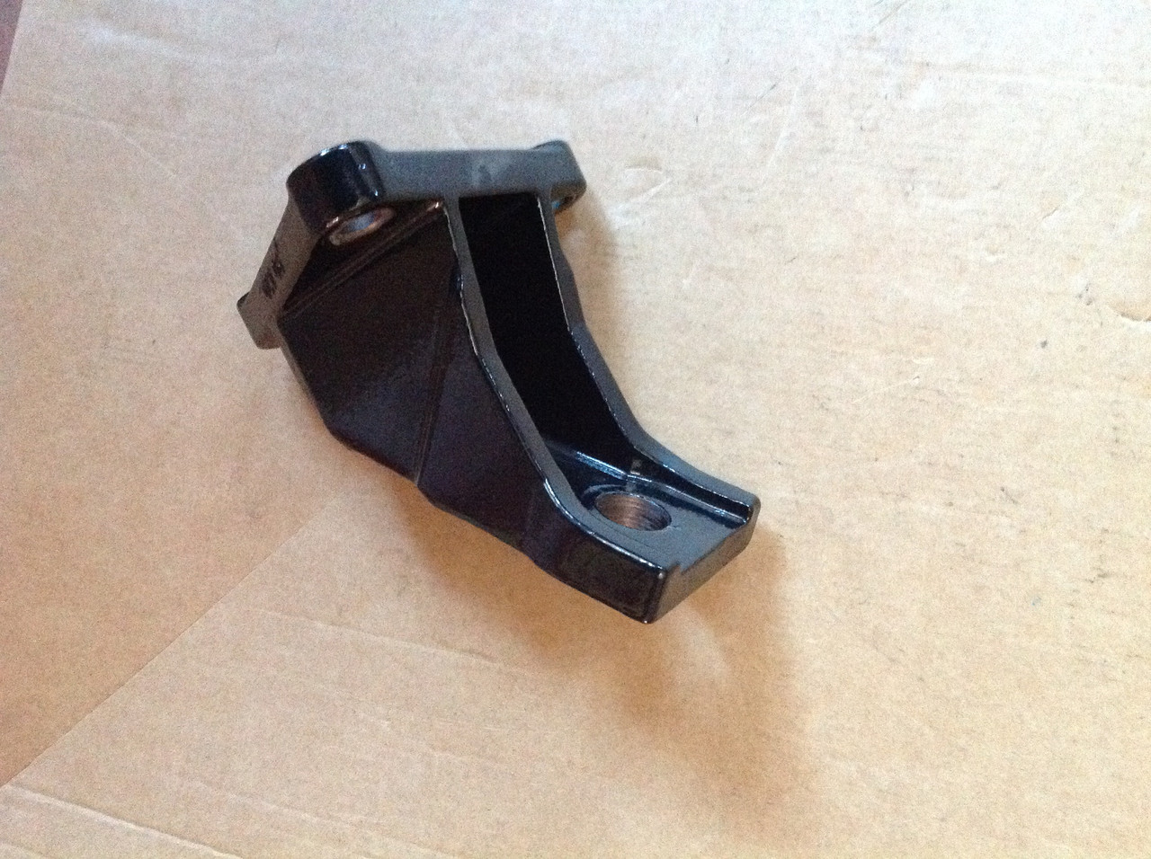 Кронштейн подушки двигуна Mercruiser 79550A1