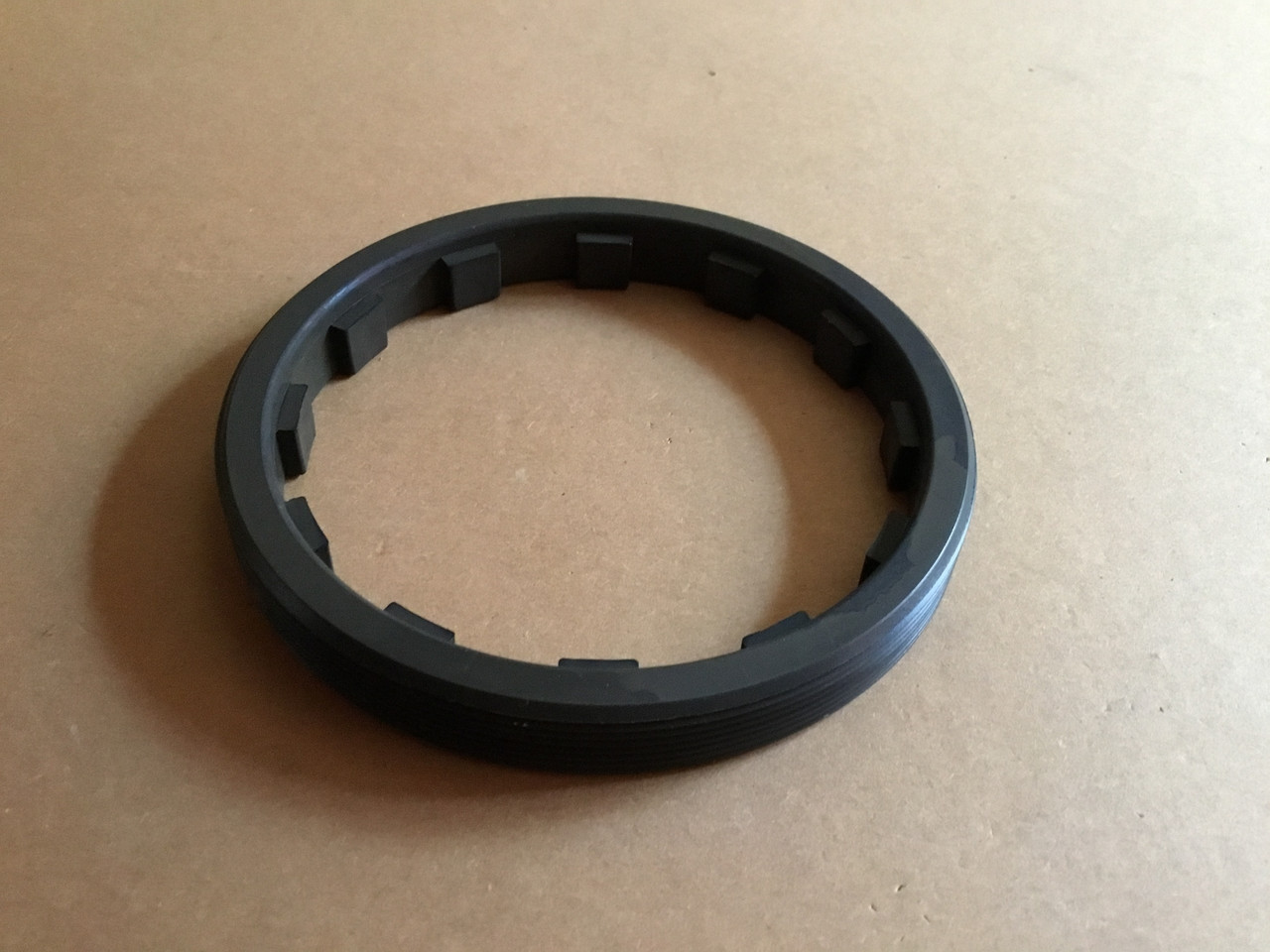 Гайка валотримача нижнього редуктора Alpha/Bravo Mercruiser 8M2011027