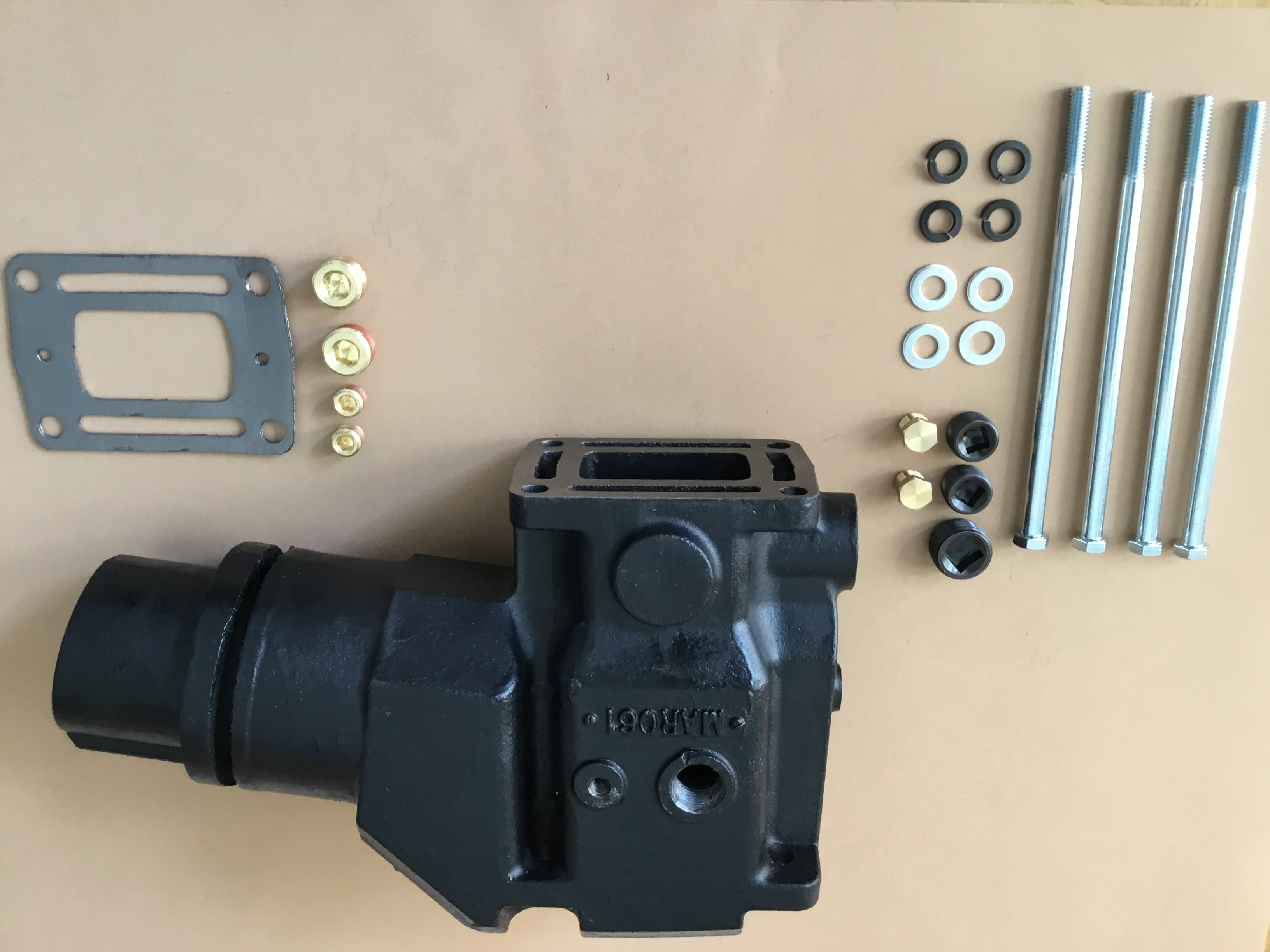 Kолено выпускного коллектора (гусак)  4.3L 5.0L 5.7L 7.4L 8.2L Volvo Penta 3863061  3850456, 3854466, 3855270, 3857402