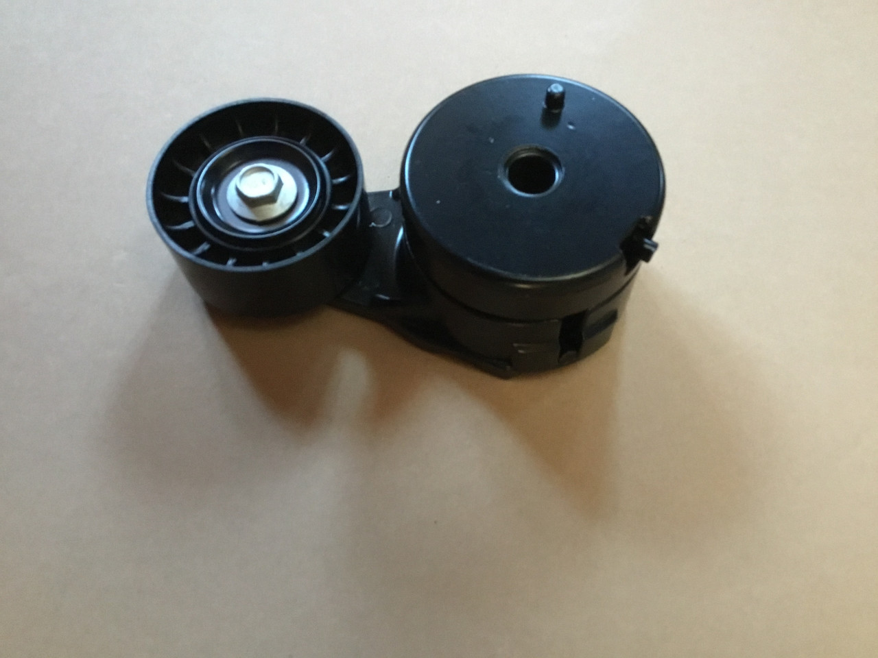 Ролик натяжний Volvo Penta 3860079 Johnson/Evinrude 3860079