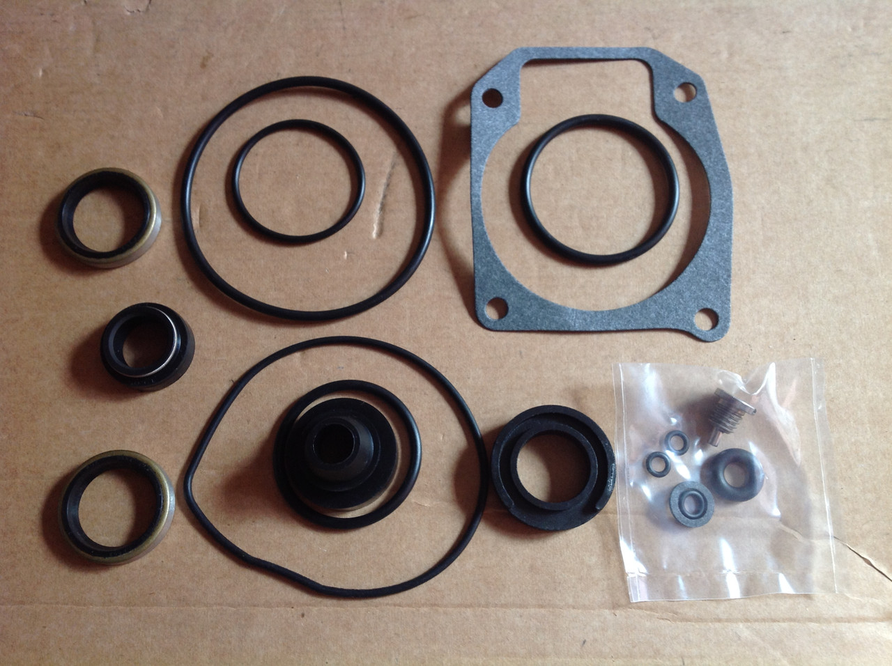 Комплект ремонтний сальників і ущільнень редуктора OMC Johnson Evinrude 0433550