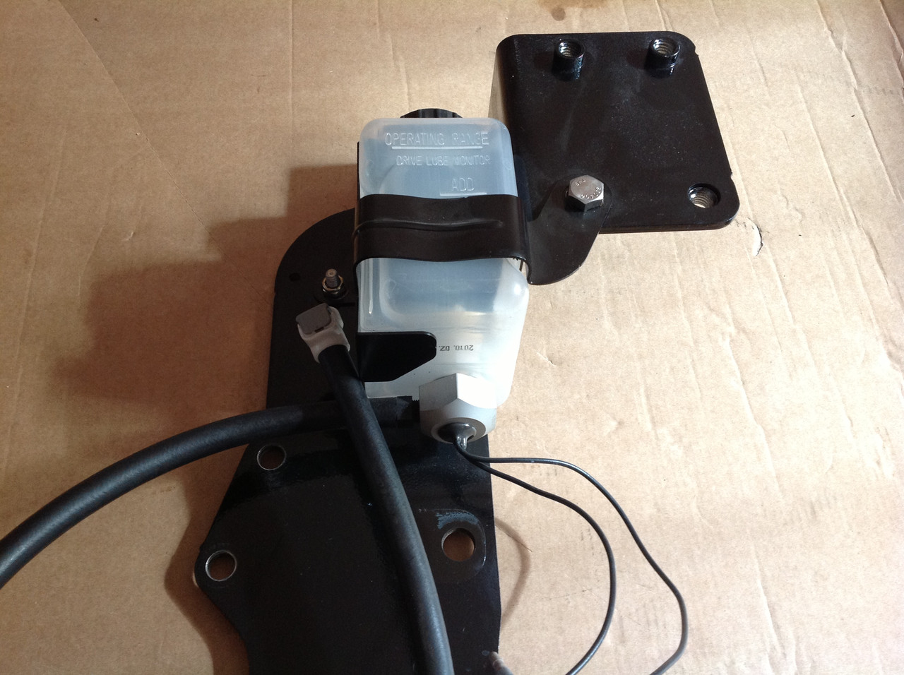 Кронштейн розширювального бочка Mercruiser 865175T