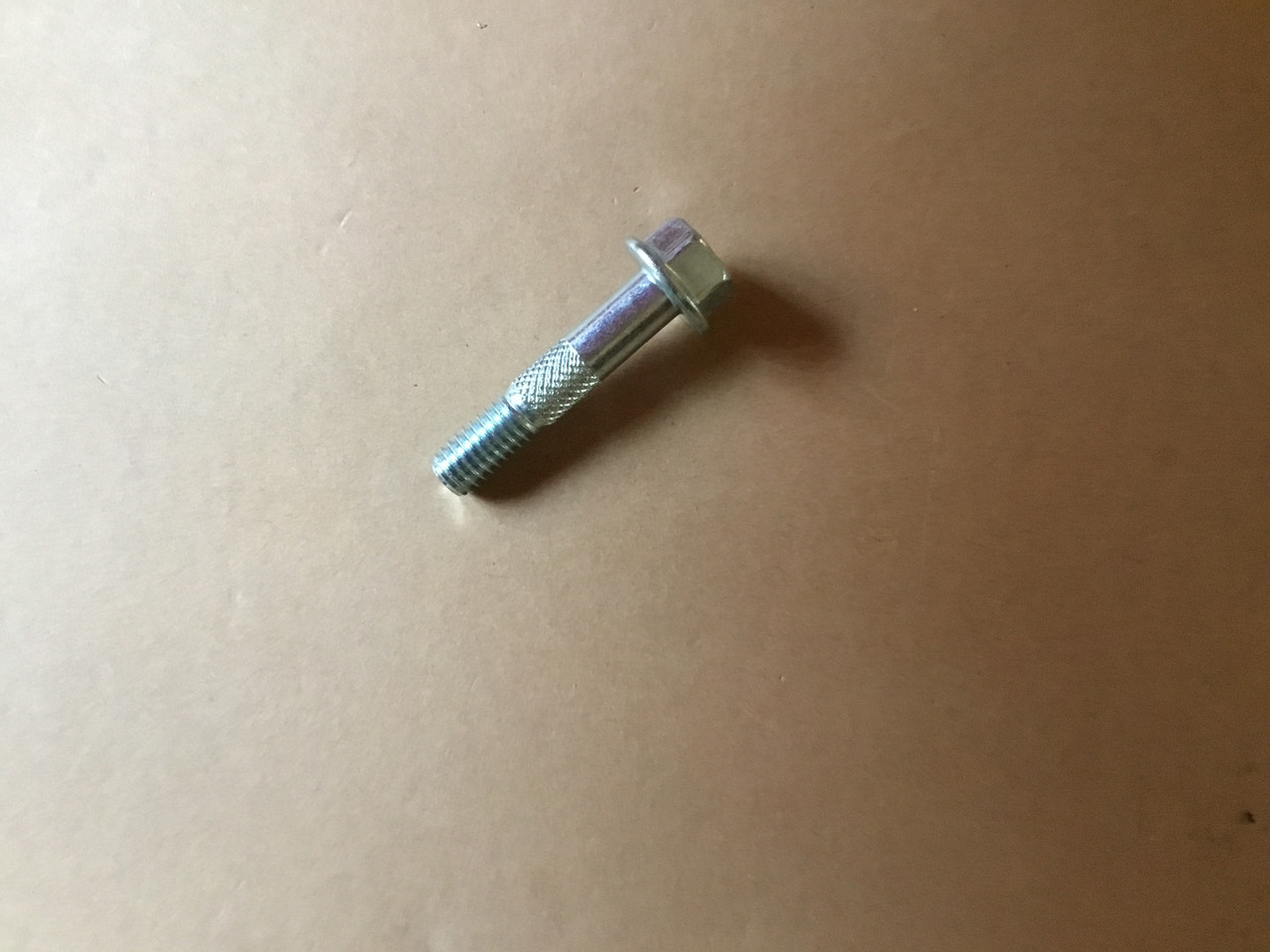 Болт кріплення стартера короткий (дюйм) MP0180-001