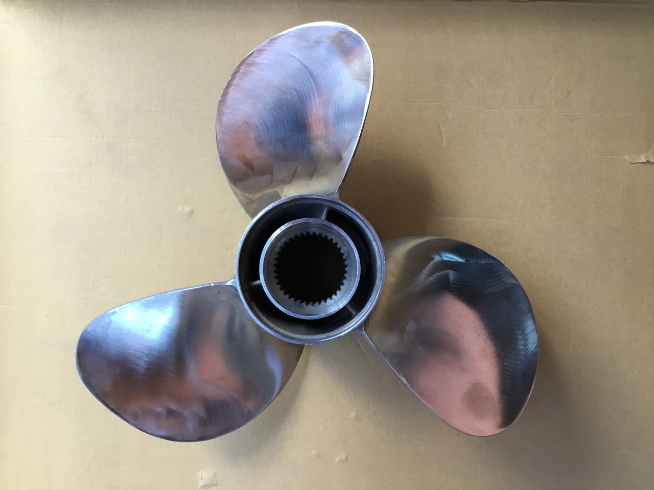 Винти гребні Bravo 3 Mercruiser 48-823665 48-823666 крок 24P