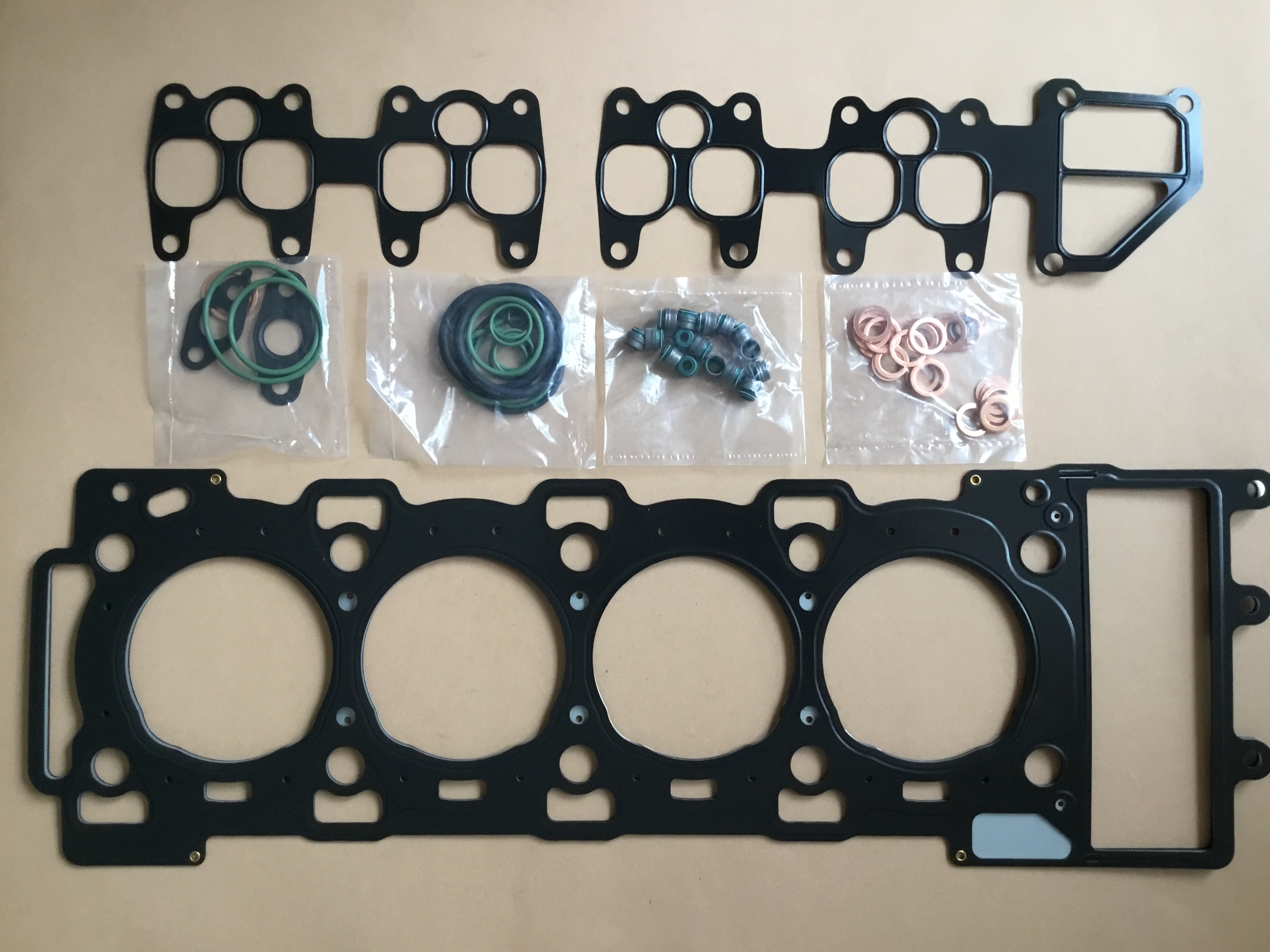 Верхній набір прокладок D-4 Volvo Penta 21371112 3588432