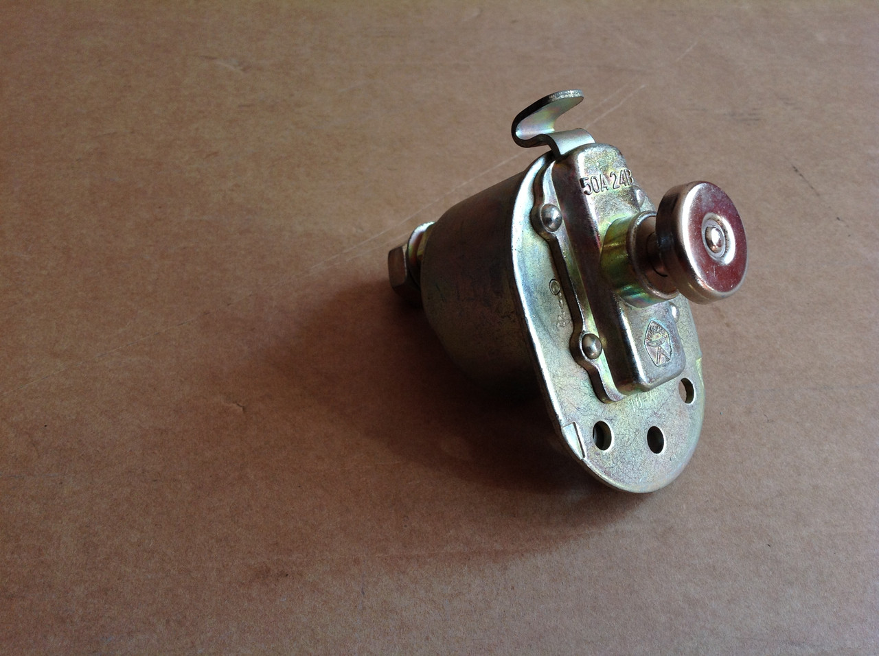 Вимикач маси ВК 3185, 50А, 24В