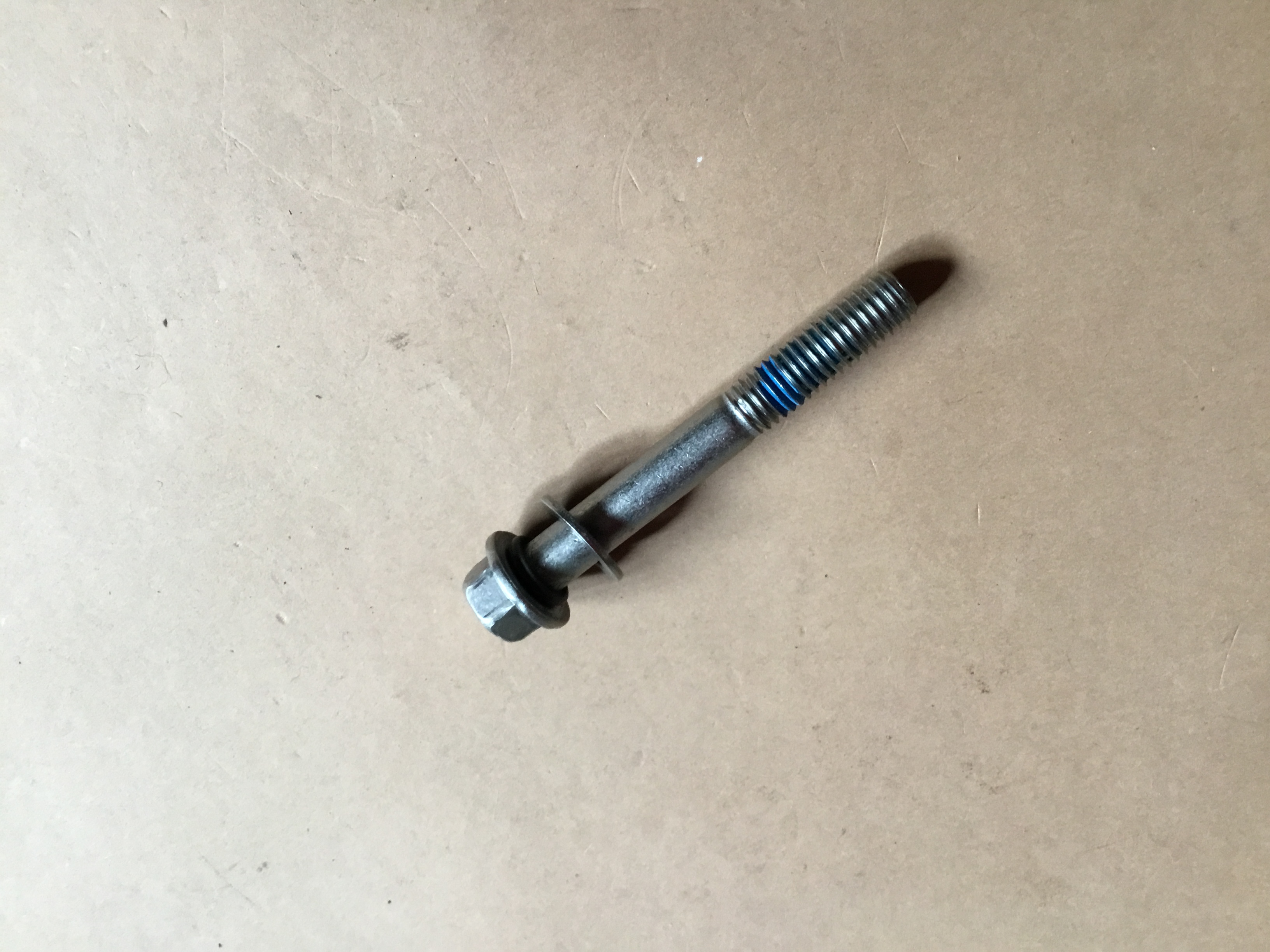 Болт кермового валу 3842383 3852045